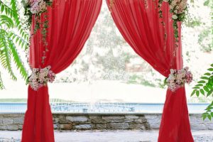 Những mẫu rèm vải voan làm phông nền đám cưới đẹp, lãng mạn