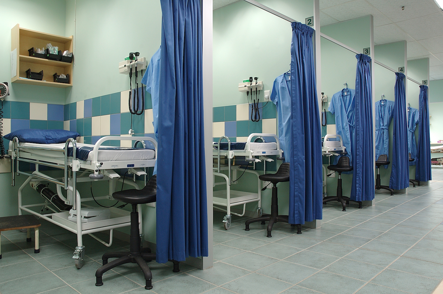 Rèm y tế giảm thiểu tình trạng lây nhiễm chéo trong bệnh viện